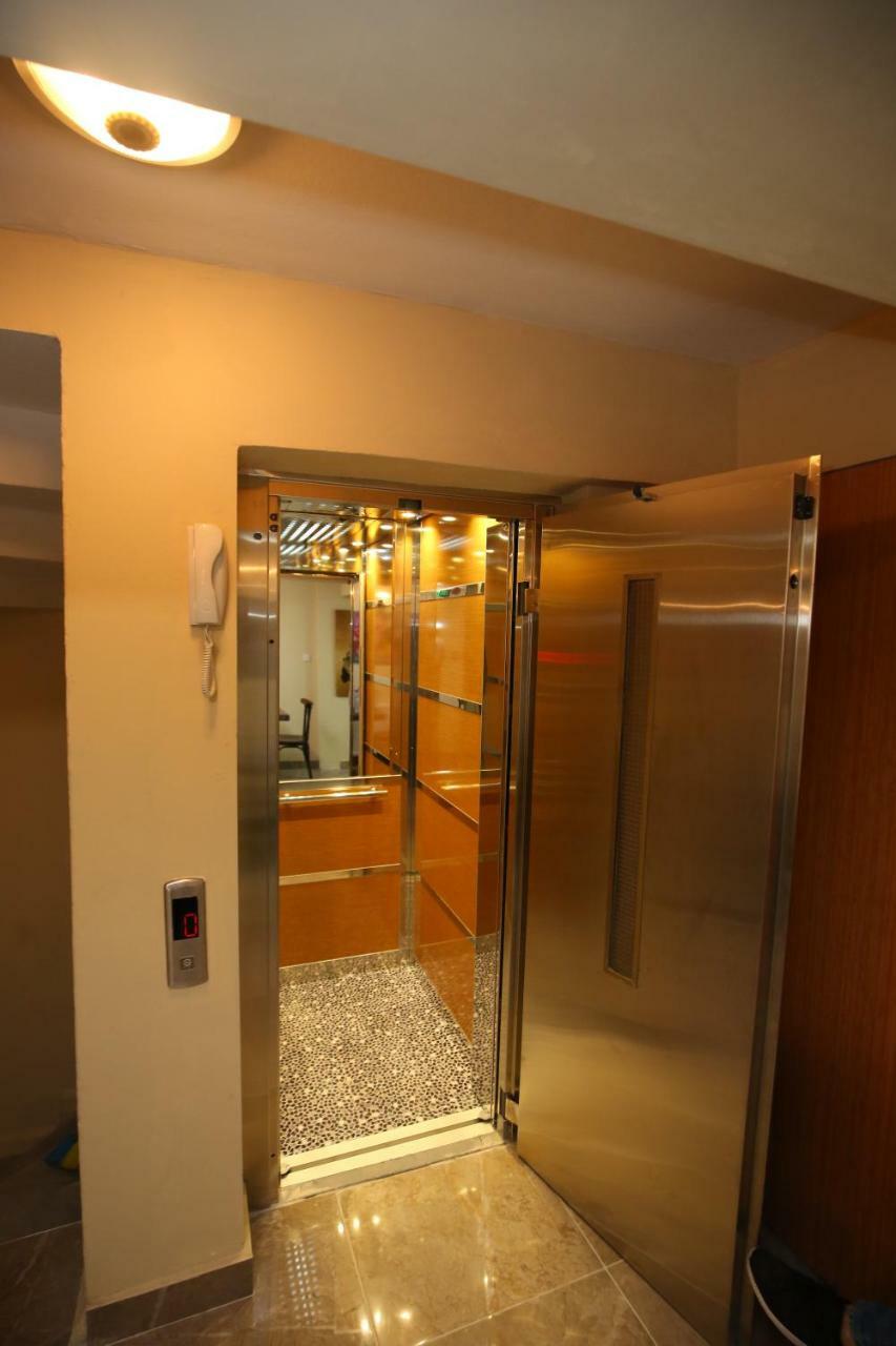 Yues Hotel Istanbul Bagian luar foto
