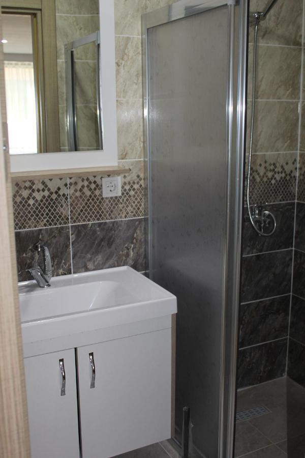 Yues Hotel Istanbul Bagian luar foto